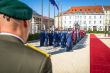 Ceremoniál pripínania stúh na bojové zástavy.