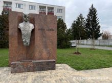 Lipovo-gaštanová alej zdobí Gabčíkov park