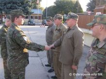 Sl�vnostn� odovzd�vanie vojensk�ch medail� a odznakov OS SR