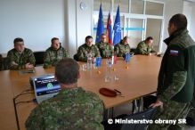 Generál Pokorný na Lešti počas cvičenia Dangerous Rhino 2012