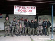 Vojenskí policajti na streleckej súťaži