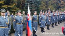Jednotky Velitežstva posádky Bratislava vzdali úctu hrdinským bojovníkom Karpatsko-duklianskej operácie