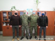 Minister obrany nav�t�vil Z�klad�u nasadite�n�ch komunika�n�ch a informa�n�ch syst�mov v Ru�omberku