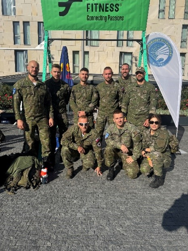 Vojaci zhybmi pomáhali Majke